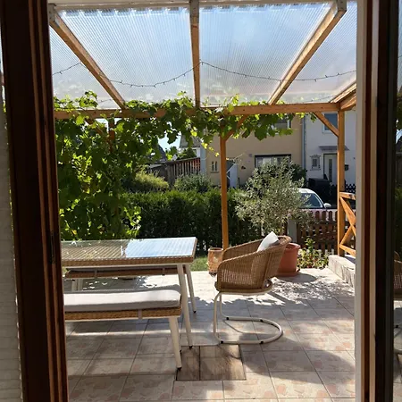 Modern City-apartment With Terrace דירה *